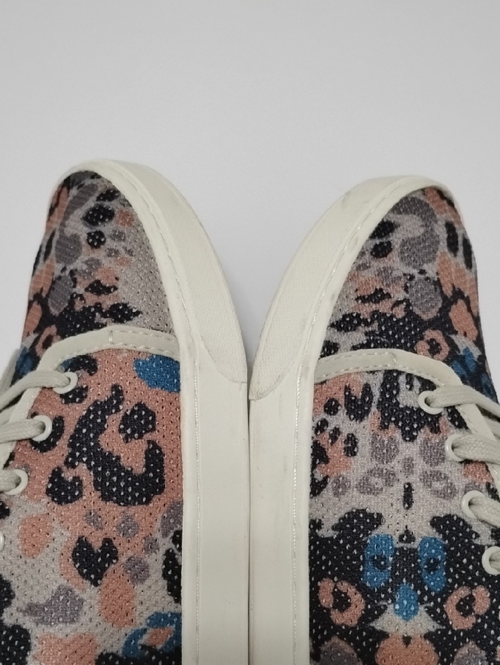 Olukai Pehuea Li Sneakers W10 - Picture 10 of 11